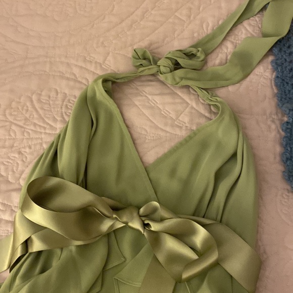 Pretty, flirty dress. Perfect for a wedding or night out. Barely warn. - Picture 2 of 3